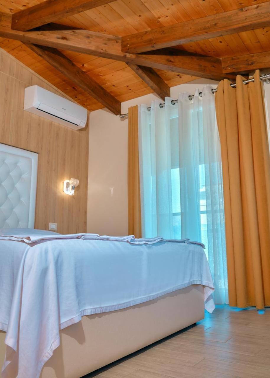 Center Park Hotel *