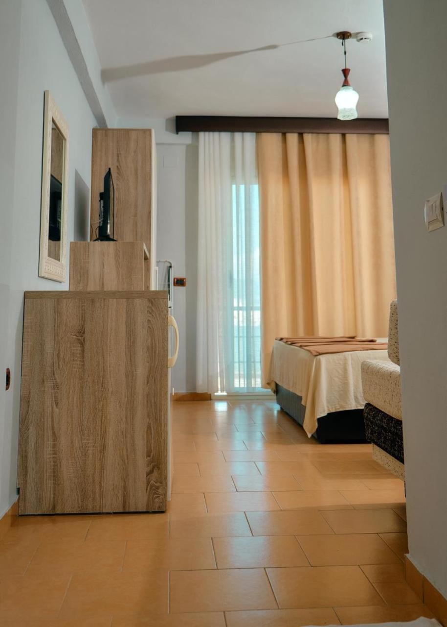 Center Park Hotel *